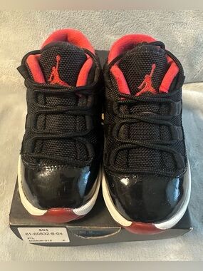 2015 Air Jordan 11 Retro Low BT 'Bred' - 8C